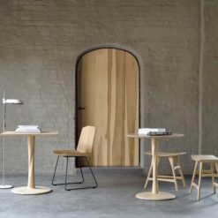 table torsion carré en chêne ethnicraft