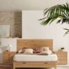 Tête de lit en bois avec coussins
