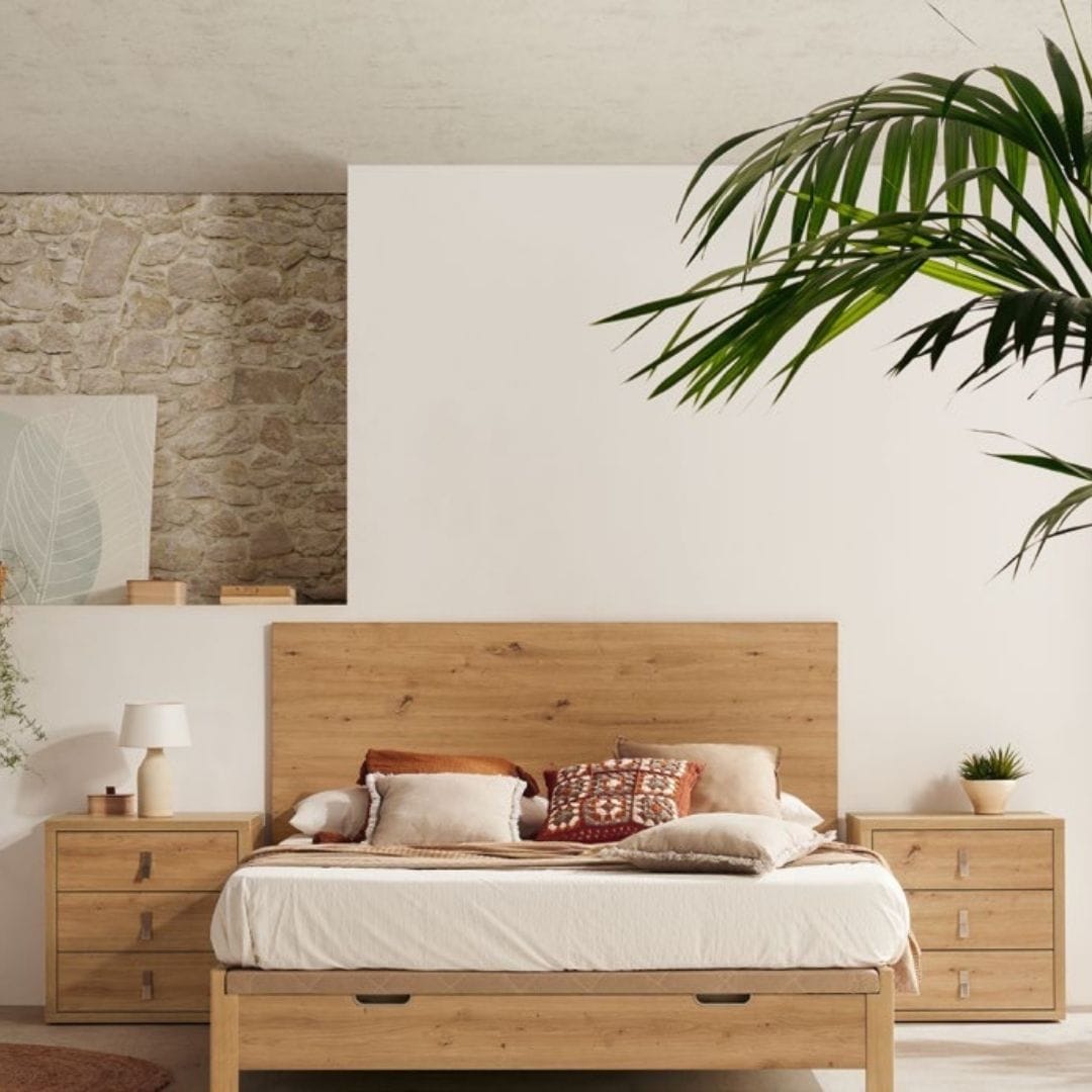 Tête de lit en bois avec coussins