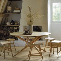 table mikado ronde en chêne ethnicraft