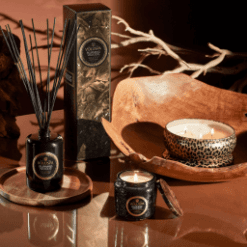 Bougie Burning Wood - Voluspa galerie alréenne auray 56