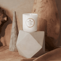 Bougie Suede Blanc - Voluspa galerie alréenne auray 56