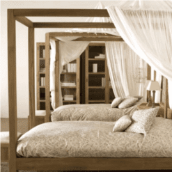 Lit baldaquin rohim taller de las indias galerie alréenne auray 56