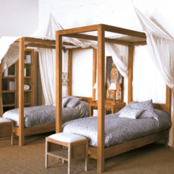 Lit baldaquin rohim taller de las indias galerie alréenne auray 56