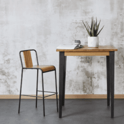 Table de Bar carré en chêne, pied en métal, zago, galerie alréenne auray 56