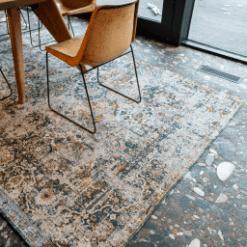 Tapis Bakhtiari, Fener De Poortere galerie alréenne auray 56