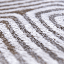 Tapis Coral, Oyster White De Poortere galerie alréenne auray 56