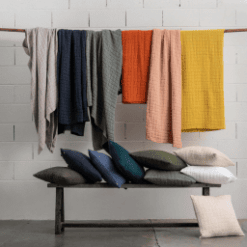 Coussin Swami, coloris / photo - SDE Vivaraise galerie alréenne auray 56