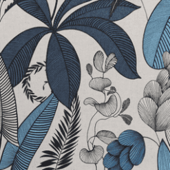 Visuel du motif de la nappe Jungle, blue : feuillage aux nuances de bleu et de beige sur un fond beige, feuillage avec des contours noirs