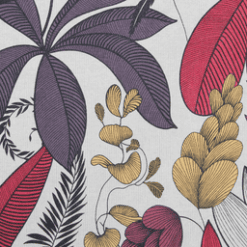 Visuel du motif de la nappe Lombok, Burnt Russet : feuillage aux nuances de mauve, de rouge et de jaune sur un fond beige, feuillage avec des contours noirs