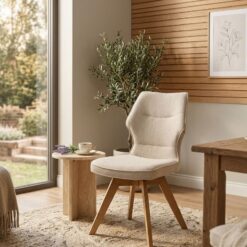 Chaise design, disponible dans de nombreuses couleurs avec ou sans accoudoir. Disponible avec option pivotante