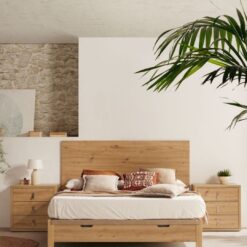 Tête de lit en bois avec coussins